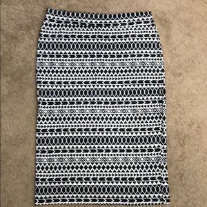 BLACK&WHITE Pencil Skirt